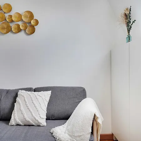 2p Near Trocadero - Eiffel Tower Apartment *
