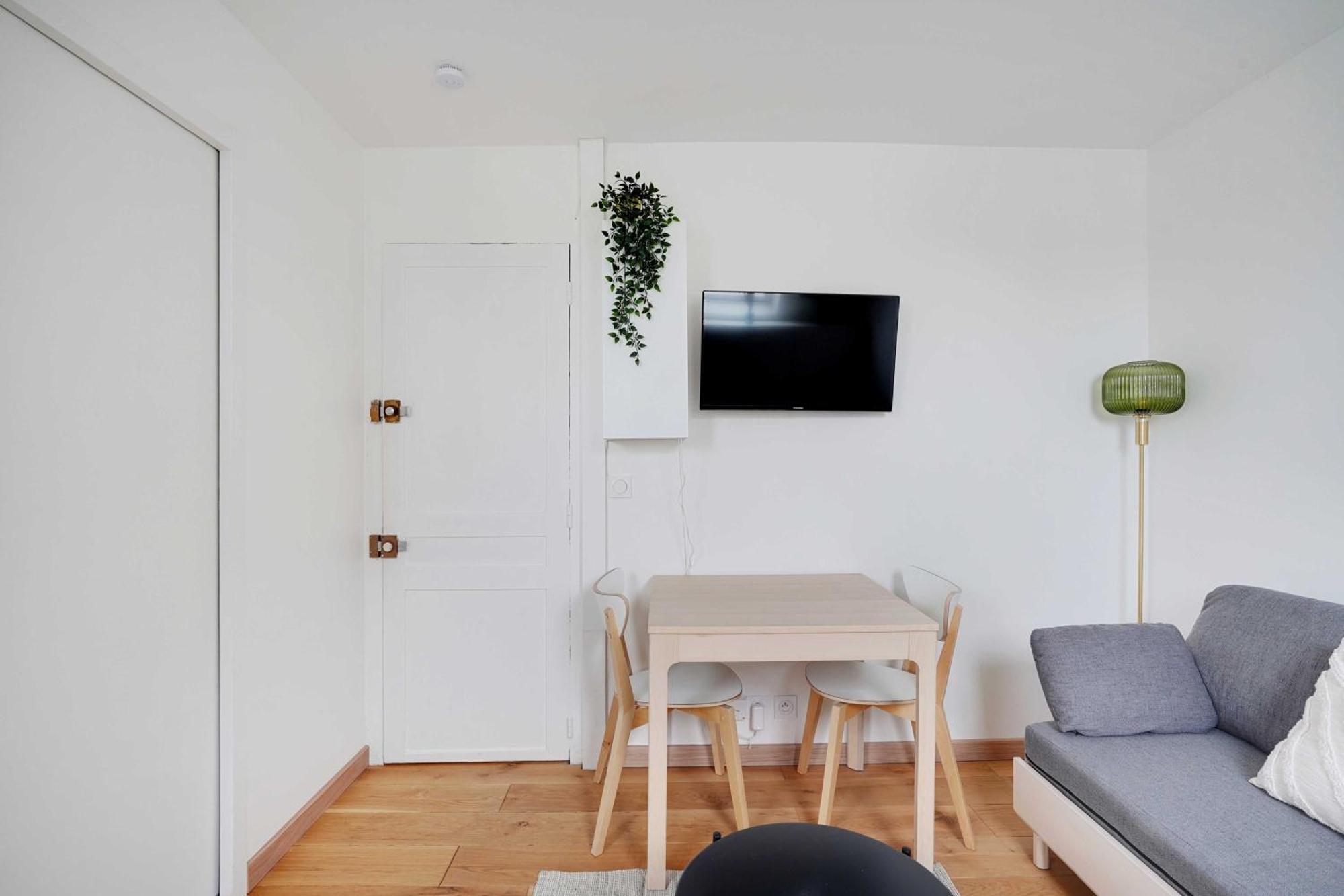 2p Near Trocadero - Eiffel Tower Apartment